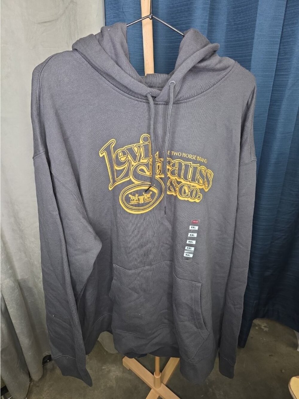Levi's Men’s Relaxed "The Two Horse Brand" Hoodie, Charcoal Gray 2XL NWT. Wl512